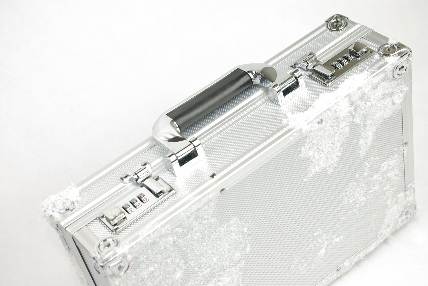 Arctic debris case. 01
